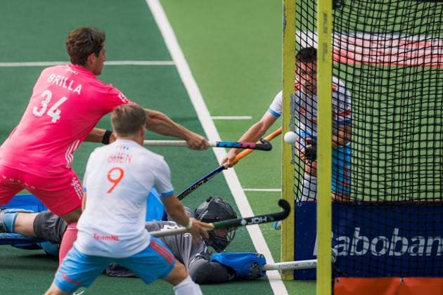 ROTTERDAM, 20-06-2026, HC Rotterdam, FIH Hockey Pro League Men, Netherlands - Germany , Season 2025-2026. Picture shows Picture shows Netherlands player Thierry Brinkman scores by placing the ball over the goalkeeper of germany Netherands - Germany (2nd Match)  x204500923x Copyright: