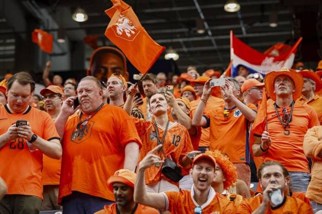 HOUSTON - Orange supporters prior to the FIFA 2026 Group F match between the Netherlands and Sweden at Houston Stadium on June 20, 2026, in Houston, United States. ROBIN VAN LONKHUIJSEN ANP FIFA World Cup, WM, Weltmeisterschaft, Fussball 2026 group stage 2026 xVIxANPxSportx xxANPxIVx 561518885 originalFilename: 561518885.jpg