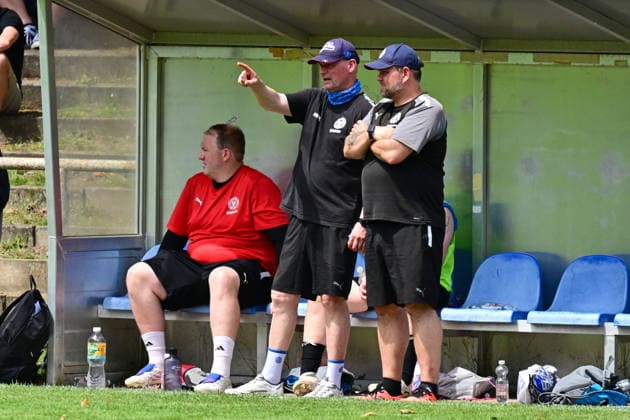 20.06.2026, Fußball, Frauen, Regionalliga, Relagation zur 2. Bundesliga, Saison 2025 2026, Holstein Kiel - 1. FC Köln, Holstein Women Trainer Stefan Fischer (Kiel) (li.) und Co-Trainer Axel Mommer Kiel, Holstein-Stadion Waldwiese, VfB Kiel Platz Schleswig-Holstein Deutschland *** June 20, 2026, Soccer, Womens, Regional League, Promotion Relegation to the 2. Bundesliga, 2025–2026 Season, Holstein Kiel 1 FC Köln, Holstein Women Head Coach Stefan Fischer (left) and Assistant Coach Axel Mommer, Holstein Waldwiese Stadium, VfB Kiel Field, Schleswig-Holstein, Germany,detected_source_language
