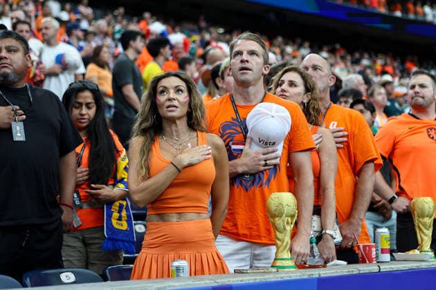 . The supporters of Netherlands during the FIFA World Cup, WM, Weltmeisterschaft, Fussball 2026 Group F match between Netherlands and Sweden at Houston Stadium on June 20, 2026 in Houston, United States. (Photo by Torbjorn Tande DeFodi Images) - *** Supporters of the Netherlands during the 2026 FIFA World Cup Group F match between the Netherlands and Sweden at Houston Stadium on June 20, 2026, in Houston, United States. Photo by Torbjorn Tande, DeFodi Images,detected_source_language