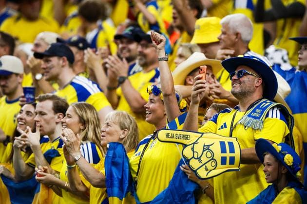 HOUSTON - Swedish fans during the 2026 FIFA World Cup, WM, Weltmeisterschaft, Fussball Group F match between the Netherlands and Sweden at Houston Stadium on June 20, 2026, in Houston, United States. KOEN VAN WEEL ANP FIFA World Cup 2026 group stage 2026 xVIxANPxSportx xxANPxIVx 561520318 originalFilename: 561520318.jpg