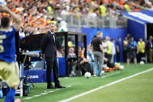 HOUSTON, USA 20260620 Swedish national team, Nationalteam captain Graham Potter during the football match between the Netherlands and Sweden in Group F at Houston Stadium, USA, during the FIFA World Cup, WM, Weltmeisterschaft, Fussball ***The image is included in the SPORTS PACKAGE. For others PAYMENT IMAGE*** HOUSTON USA x9200x *** HOUSTON, USA 20260620 Swedish national team captain Graham Potter during the soccer match between the Netherlands and Sweden in Group F at Houston Stadium, USA, during the FIFA World Cup This image is included in the SPORTS PACKAGE. For other images, please contact us for pricing. HOUSTON, USA x9200x,detected_source_language  Copyright: xBjörnxLarssonxRosvall TTx FOOTBALL WORLD CUP 2026 NETHERLANDS - SWEDEN