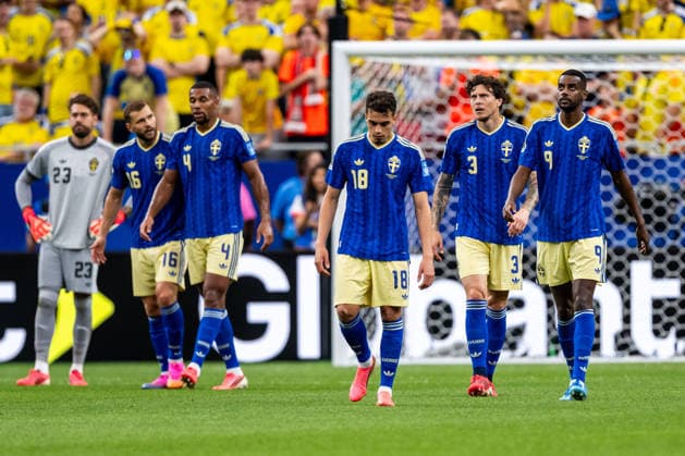 260620 Goalkeeper Kristoffer Nordfeldt, Jesper Karlström, Isak Hien, Yasin Ayari, Victor Nilsson Lindelöf and Alexander Isak of Sweden looks dejected after 2-0 during the FIFA World Cup, WM, Weltmeisterschaft, Fussball 2026 football match between Netherlands and Sweden on June 20, 2026 in Houston. Photo: Ludvig Thunman BILDBYRAN kod LT PA1246 bbeng fotboll football soccer fotball vm fotbolls-vm fotball-vm fotbolls-vm 2026 fifa world cup 2026 sverige sweden sverige a netherlands nederländerna depp *** June 20, 2026  Copyright: LUDVIGxTHUNMAN BB260620LT027