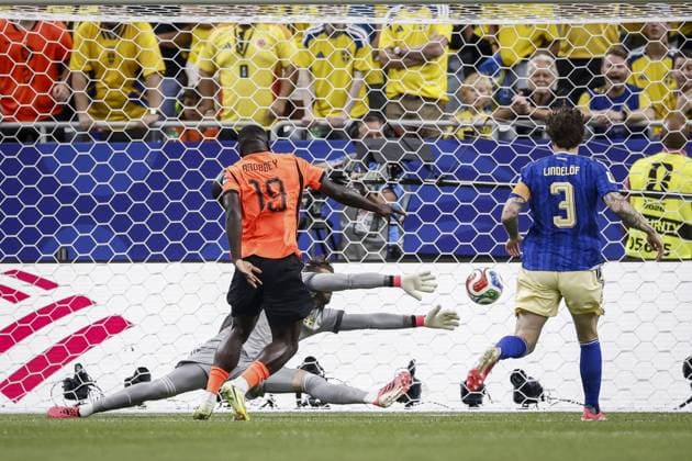 HOUSTON - Brian Brobbey of the Netherlands scores the 1-0 during the FIFA 2026 World Cup Group F match between the Netherlands and Sweden at Houston Stadium on June 20, 2026, in Houston, United States. ROBIN VAN LONKHUIJSEN ANP FIFA World Cup, WM, Weltmeisterschaft, Fussball 2026 group stage 2026 xVIxANPxSportx xxANPxIVx 561522096 originalFilename: 561522096.jpg