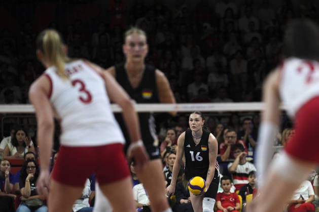 Turkiye v Germany - 2026 FIVB Volleyball Nations League ANKARA, TURKIYE - JUNE 20: Anastasia Cekulaev (16) of Germany in action against her opponent during the 2026 FIVB Volleyball Nations League (VNL) Pool 2 match between Turkiye and Germany at Ankara Sports Hall in Ankara, Turkiye on June 20, 2026. Dilara Irem Sancar Anadolu Ankara Turkey. Editorial use only. Please get in touch for any other usage.  Copyright: x2026xAnadoluxDilaraxIremxSancarx