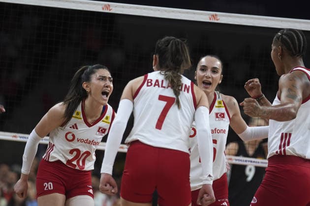Turkiye v Germany - 2026 FIVB Volleyball Nations League ANKARA, TURKIYE - JUNE 20: Players of Turkiye celebrate scoring a point during the 2026 FIVB Volleyball Nations League (VNL) Pool 2 match between Turkiye and Germany at Ankara Sports Hall in Ankara, Turkiye on June 20, 2026. Dilara Irem Sancar Anadolu Ankara Turkey. Editorial use only. Please get in touch for any other usage.  Copyright: x2026xAnadoluxDilaraxIremxSancarx