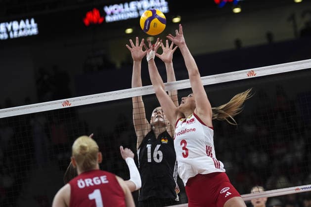 Turkiye v Germany - 2026 FIVB Volleyball Nations League ANKARA, TURKIYE - JUNE 20: Cansu Ozbay (3) of Turkiye in action against Anastasia Cekulaev (16) of Germany during the 2026 FIVB Volleyball Nations League (VNL) Pool 2 match between Turkiye and Germany at Ankara Sports Hall in Ankara, Turkiye on June 20, 2026. Dilara Irem Sancar Anadolu Ankara Turkey. Editorial use only. Please get in touch for any other usage.  Copyright: x2026xAnadoluxDilaraxIremxSancarx