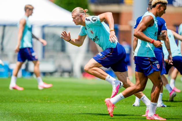 Fotball-VM 2026 Greensboro , USA 20260620. Norges Erling Braut Haaland under en trening med Norges herrelandslag i fotball pa The University of North Carolina Greensboro (UNCG). Foto: Fredrik Varfjell NTB Greensboro USA EDITORIAL USE ONLY. RESTRICTED USE FOR BETTING COMPANIES Ref:_SPOgrL25IWyhSc.jpg *** 2026 FIFA World Cup in Greensboro, USA 20260620 Norway’s Erling Braut Haaland during a training session with the Norwegian men’s national soccer team at the University of North Carolina Greensboro (UNCG). Photo  Copyright: xFredrikxVarfjellx xNTBx