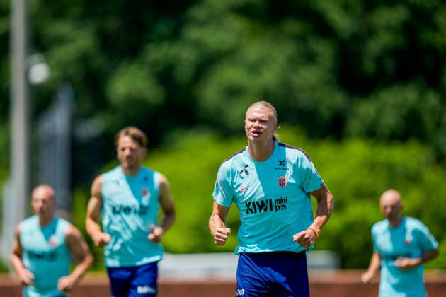 World Cup 2026 Greensboro , USA 20260620. Norway s Erling Braut Haaland during a training session with the Norwegian men s national football team at The University of North Carolina Greensboro (UNCG). Photo: Fredrik Varfjell NTB Greensboro United States EDITORIAL USE ONLY. RESTRICTED USE FOR BETTING COMPANIES Ref:_SPOF_DhrjzEUfk.jpg *** 2026 World Cup in Greensboro, USA 20260620 Norways Erling Braut Haaland during a training session with the Norwegian mens national soccer team at the University of North Carolina at Greensboro (UNCG). Photo  Copyright: xFredrikxVarfjellx xNTBx