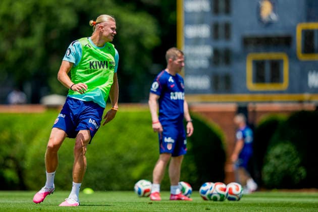 World Cup 2026 Greensboro , USA 20260620. Norway s Erling Braut Haaland during a training session with the Norwegian men s national football team at The University of North Carolina Greensboro (UNCG). Photo: Fredrik Varfjell NTB Greensboro United States EDITORIAL USE ONLY. RESTRICTED USE FOR BETTING COMPANIES Ref:_SPOKmKsu0SltWs.jpg *** 2026 World Cup in Greensboro, USA 20260620 Norways Erling Braut Haaland during a training session with the Norwegian mens national soccer team at the University of North Carolina at Greensboro (UNCG). Photo  Copyright: xFredrikxVarfjellx xNTBx