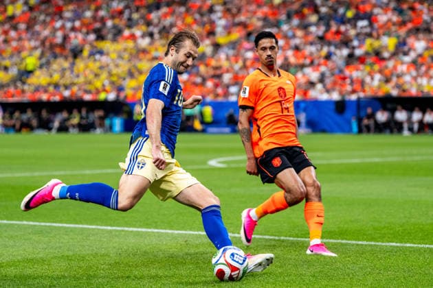 260620 Benjamin Nygren of Sweden and Tijjani Reijnders of Netherlands during the FIFA World Cup, WM, Weltmeisterschaft, Fussball 2026 football match between Netherlands and Sweden on June 20, 2026 in Houston. Photo: Petter Arvidson BILDBYRAN kod PA PA1246 bbeng fotboll football soccer fotball vm fotbolls-vm fotball-vm fotbolls-vm 2026 fifa world cup 2026 sverige sweden sverige a netherlands nederländerna *** June 20, 2026  Copyright: PETTERxARVIDSON BB260620PA098