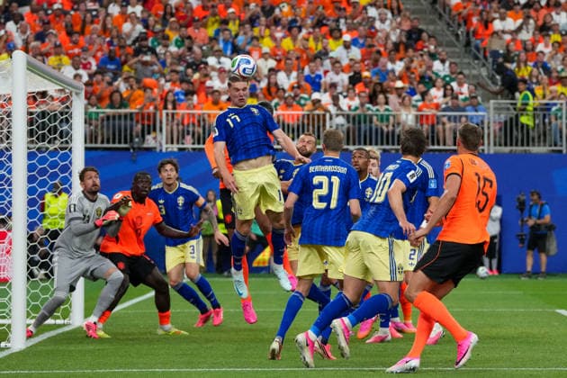 Viktor Gyokeres of Sweden heads the ball during the match between the Netherlands and Sweden in the second round of the group stage of the 2026 World Cup, held at Houston Stadium in Houston, United States. Richard Callis Fotoarena (Richard Callis SPP)  Copyright: xRichardxCallisx xSPPx spp-en-RiCa-2965526