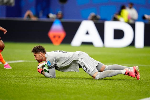 HOUSTON, USA 20260620 Sveriges malvakt Kristoffer Nordfeldt under fotbollsmatchen mellan Nederländerna och Sverige i grupp F pa Houston Stadium, USA, under fotbolls-VM. ***Bilden ingar i SPORTPAKET. För övriga BETALBILD*** HOUSTON USA x9200x *** HOUSTON, USA 20260620 Sweden’s goalkeeper Kristoffer Nordfeldt during the soccer match between the Netherlands and Sweden in Group F at Houston Stadium, USA, during the World Cup This image is included in the SPORT PACKAGE; for other images, see PAID CONTENT HOUSTON, USA x9200x,detected_source_language  Copyright: xBjörnxLarssonxRosvall TTx FOTBOLLS-VM 2026 NEDERLÄNDERNA - SVERIGE