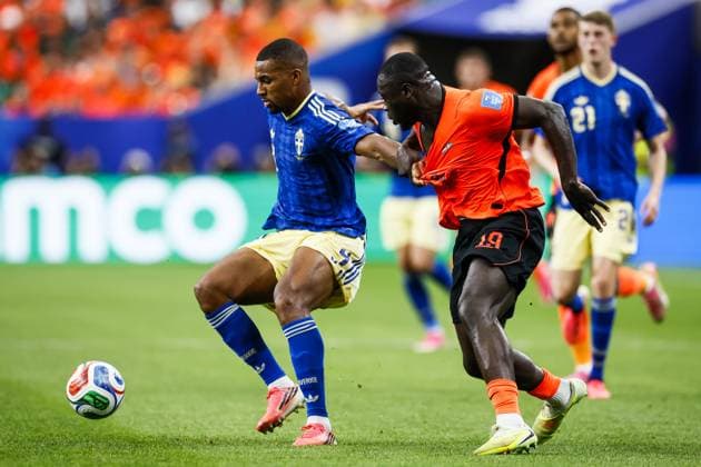 HOUSTON - (lr) Alexander Isak of Sweden, Brian Brobbey of the Netherlands during the FIFA World Cup, WM, Weltmeisterschaft, Fussball 2026 Group F match between the Netherlands and Sweden at Houston Stadium on June 20, 2026 in Houston, United States. KOEN VAN WEEL ANP FIFA World Cup 2026 group stage 2026 xVIxANPxSportx xxANPxIVx 561524289 originalFilename: 561524289.jpg