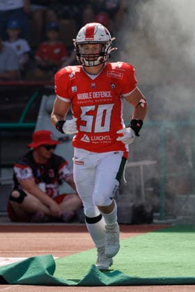 Maximilian Naegele (50, Augsburg Centurions) beim Spiel zwischen Augsburg Centurions v Gießen Golden Dragons, American Football, Männer, GFL2, 2026, 7.Spieltag am 20.06.2026 in Augsburg, Rosenaustadion. Bayern Deutschland *** Maximilian Naegele, 50, of the Augsburg Centurions during the game between the Augsburg Centurions and the Gießen Golden Dragons, American football, mens, GFL2, 2026, Matchday 7 on June 20, 2026, in Augsburg, Rosenaustadion, Bavaria, Germany,detected_source_language