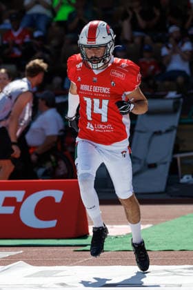 Demir Kartal (14, Augsburg Centurions) beim Spiel zwischen Augsburg Centurions v Gießen Golden Dragons, American Football, Männer, GFL2, 2026, 7.Spieltag am 20.06.2026 in Augsburg, Rosenaustadion. Bayern Deutschland *** Demir Kartal 14, Augsburg Centurions during the game between the Augsburg Centurions and the Gießen Golden Dragons, American football, mens, GFL2, 2026, Matchday 7 on June 20, 2026, in Augsburg, Rosenaustadion, Bavaria, Germany,detected_source_language