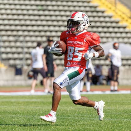 Jalin Goodman (85, Augsburg Centurions) beim Spiel zwischen Augsburg Centurions v Gießen Golden Dragons, American Football, Männer, GFL2, 2026, 7.Spieltag am 20.06.2026 in Augsburg, Rosenaustadion. Bayern Deutschland *** Jalin Goodman 85, Augsburg Centurions, during the game between the Augsburg Centurions and the Gießen Golden Dragons, American football, mens, GFL2, 2026, Matchday 7 on June 20, 2026, in Augsburg, Rosenaustadion, Bavaria, Germany,detected_source_language