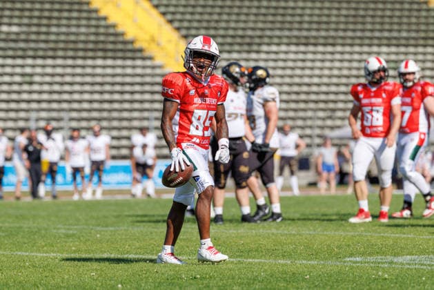 Jalin Goodman (85, Augsburg Centurions) beim Spiel zwischen Augsburg Centurions v Gießen Golden Dragons, American Football, Männer, GFL2, 2026, 7.Spieltag am 20.06.2026 in Augsburg, Rosenaustadion. Bayern Deutschland *** Jalin Goodman 85, Augsburg Centurions, during the game between the Augsburg Centurions and the Gießen Golden Dragons, American football, mens, GFL2, 2026, Matchday 7 on June 20, 2026, in Augsburg, Rosenaustadion, Bavaria, Germany,detected_source_language