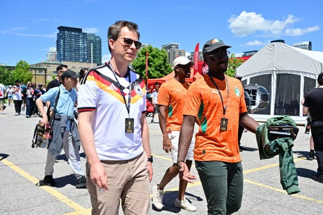 FIFA World Cup, WM, Weltmeisterschaft, Fussball 2026 - Group E - Germany vs Ivory Coast Supporters of Germany (L) and Ivory Coast (R) arrive at the stadium ahead of the FIFA World Cup 2026 group stage match Germany against Ivory Coast, in Toronto, Canada, 20 June 2026. TORONTO United States  Copyright: xEDUARDOxLIMAx