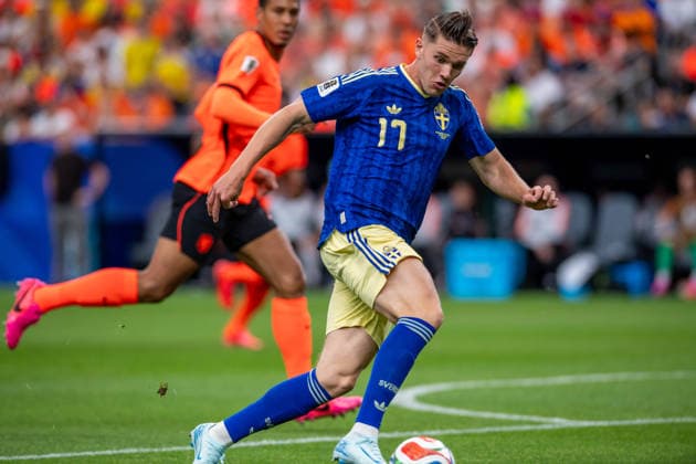 June 20, 2026: Sweden forward Viktor Gyokeres (17) controls the ball during a FIFA World Cup, WM, Weltmeisterschaft, Fussball Group F match between Netherlands and Sweden in Houston, TX. .. CSM FIFA World Cup 2026: Netherlands Vs Sweden JUN 20  - ZUMAc04_ 20260620_faf_c04_010 Copyright: xTraskxSmithx