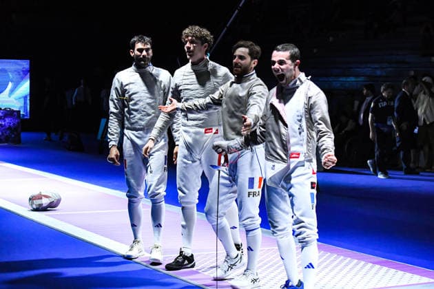 ESCRIME : Championnat d Europe Antony 2026 - 20 06 2026 Les escrimeurs francais cÃ lebrent leur mÃ daille de Bronze en Sabre par equipe AntonyFrance  Copyright: xBaptistexAutissierx