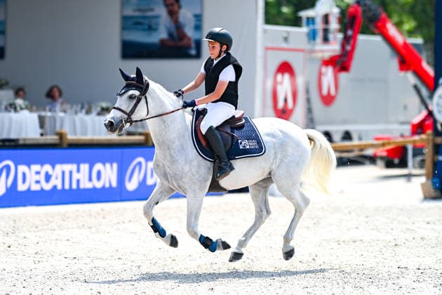 Jules Rochefort sur LACALA SUPREME participe au Prix Kids Cup Decathlon de la 12ème édition Longines Paris Eiffel Jumping au pied de la Tour Eiffel sur le Champ-de-Mars à Paris, France, le 20 juin 2026. Perusseau-Veeren Bestimage 12th Longines Paris Eiffel Jumping event at the foot of the Eiffel Tower on the Champ de Mars in Paris, France on June 20, 2026  Copyright: xPerusseau-Veerenx xBestimagexPerusseau-Veerenx xBestimagex