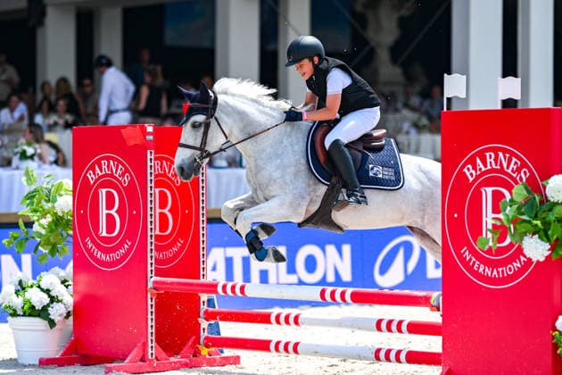 Jules Rochefort sur LACALA SUPREME participe au Prix Kids Cup Decathlon de la 12ème édition Longines Paris Eiffel Jumping au pied de la Tour Eiffel sur le Champ-de-Mars à Paris, France, le 20 juin 2026. Perusseau-Veeren Bestimage 12th Longines Paris Eiffel Jumping event at the foot of the Eiffel Tower on the Champ de Mars in Paris, France on June 20, 2026  Copyright: xPerusseau-Veerenx xBestimagexPerusseau-Veerenx xBestimagex