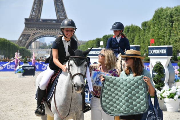 Giulia Sarkozy sur Valentine du Delta à la remise du Prix Decathlon lors de la 12ème édition Longines Paris Eiffel Jumping au pied de la Tour Eiffel sur le Champ-de-Mars à Paris, France le 20 juin 2026 Perusseau Veeren Bestimage Presentation of the Decathlon Prize during the 12th Longines Paris Eiffel Jumping event at the foot of the Eiffel Tower on the Champ de Mars in Paris, France on June 20, 2026 Paris France  Copyright: xVeeren-Perusseau BestimagexVeeren-Perusseau Bestimagex