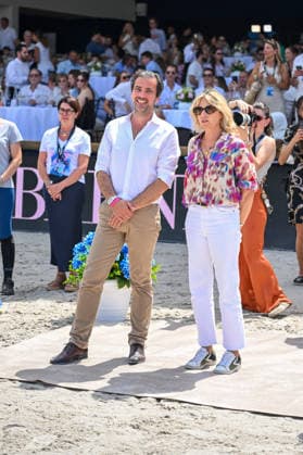 Virginie Coupérie-Eiffel et Olivier Brunet, Directeur associé chez Barnes au Prix Barnes de de la 12ème édition Longines Paris Eiffel Jumping au pied de la Tour Eiffel sur le Champ-de-Mars à Paris, France, le 20 juin 2026. Perusseau-Veeren Bestimage Barnes Prize during the 12th edition of the Longines Paris Eiffel Jumping at Champ-de-Mars near Eiffel Tower in Paris, France, on June 20, 2026. Paris France  Copyright: xPerusseau-Veerenx xBestimagexPerusseau-Veerenx xBestimagex