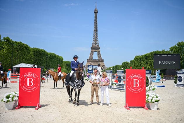 Edouard Mercier &er sur Ballerine de Blondel avec Olivier Brunet, Directeur associé chez Barnes et Virginie Coupérie-Eiffel au Prix Barnes de de la 12ème édition Longines Paris Eiffel Jumping au pied de la Tour Eiffel sur le Champ-de-Mars à Paris, France, le 20 juin 2026. Perusseau-Veeren Bestimage Barnes Prize during the 12th edition of the Longines Paris Eiffel Jumping at Champ-de-Mars near Eiffel Tower in Paris, France, on June 20, 2026. Paris France  Copyright: xPerusseau-Veerenx xBestimagexPerusseau-Veerenx xBestimagex