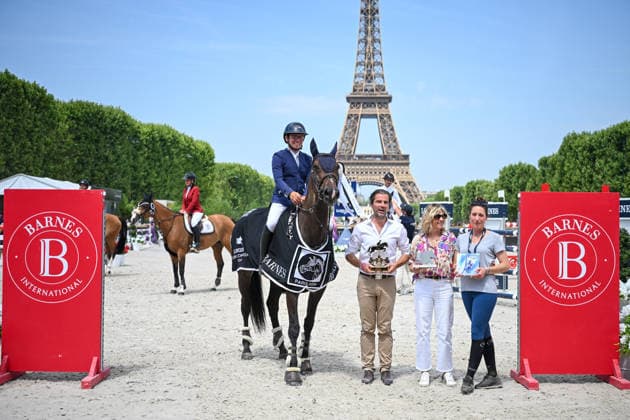 Edouard Mercier &er sur Ballerine de Blondel avec Olivier Brunet, Directeur associé chez Barnes et Virginie Coupérie-Eiffel au Prix Barnes de de la 12ème édition Longines Paris Eiffel Jumping au pied de la Tour Eiffel sur le Champ-de-Mars à Paris, France, le 20 juin 2026. Perusseau-Veeren Bestimage Barnes Prize during the 12th edition of the Longines Paris Eiffel Jumping at Champ-de-Mars near Eiffel Tower in Paris, France, on June 20, 2026. Paris France  Copyright: xPerusseau-Veerenx xBestimagexPerusseau-Veerenx xBestimagex