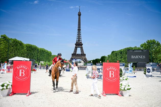 Caroline Baudry 4ème sur Gigi avec Olivier Brunet, Directeur associé chez Barnes et Virginie Coupérie-Eiffel au Prix Barnes de de la 12ème édition Longines Paris Eiffel Jumping au pied de la Tour Eiffel sur le Champ-de-Mars à Paris, France, le 20 juin 2026. Perusseau-Veeren Bestimage Barnes Prize during the 12th edition of the Longines Paris Eiffel Jumping at Champ-de-Mars near Eiffel Tower in Paris, France, on June 20, 2026. Paris France  Copyright: xPerusseau-Veerenx xBestimagexPerusseau-Veerenx xBestimagex