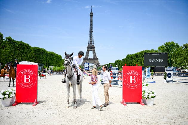 Mohammed Yousef Al Jaber 5ème sur Shotgun 7 avec Olivier Brunet, Directeur associé chez Barnes et Virginie Coupérie-Eiffel au Prix Barnes de de la 12ème édition Longines Paris Eiffel Jumping au pied de la Tour Eiffel sur le Champ-de-Mars à Paris, France, le 20 juin 2026. Perusseau-Veeren Bestimage Barnes Prize during the 12th edition of the Longines Paris Eiffel Jumping at Champ-de-Mars near Eiffel Tower in Paris, France, on June 20, 2026. Paris France  Copyright: xPerusseau-Veerenx xBestimagexPerusseau-Veerenx xBestimagex