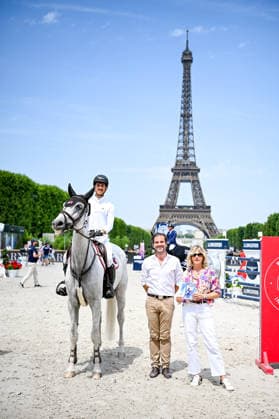 Mohammed Yousef Al Jaber 5ème sur Shotgun 7 avec Olivier Brunet, Directeur associé chez Barnes et Virginie Coupérie-Eiffel au Prix Barnes de de la 12ème édition Longines Paris Eiffel Jumping au pied de la Tour Eiffel sur le Champ-de-Mars à Paris, France, le 20 juin 2026. Perusseau-Veeren Bestimage Barnes Prize during the 12th edition of the Longines Paris Eiffel Jumping at Champ-de-Mars near Eiffel Tower in Paris, France, on June 20, 2026. Paris France  Copyright: xPerusseau-Veerenx xBestimagexPerusseau-Veerenx xBestimagex