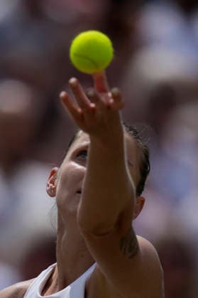 Lexus Nottingham Open - Day Six Karolina Pliskova competes during her semi-final singles match at the 2026 Lexus Nottingham Open Women s tennis tournament at the Nottingham Tennis Centre in Nottingham, England, on June 20, 2026. Nottingham Great Britain United Kingdom  Copyright: xOwenxHammondx originalFilename:hammond-2026lexu260620_np4lp.jpg