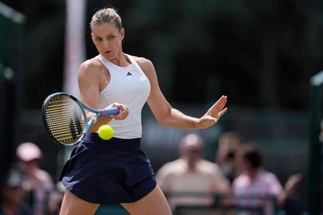 Lexus Nottingham Open - Day Six Karolina Pliskova competes during her semi-final singles match at the 2026 Lexus Nottingham Open Women s tennis tournament at the Nottingham Tennis Centre in Nottingham, England, on June 20, 2026. Nottingham Great Britain United Kingdom  Copyright: xOwenxHammondx originalFilename:hammond-2026lexu260620_npBAu.jpg