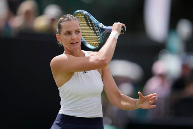 Lexus Nottingham Open - Day Six Karolina Pliskova competes during her semi-final singles match at the 2026 Lexus Nottingham Open Women s tennis tournament at the Nottingham Tennis Centre in Nottingham, England, on June 20, 2026. Nottingham Great Britain United Kingdom  Copyright: xOwenxHammondx originalFilename:hammond-2026lexu260620_npPaI.jpg