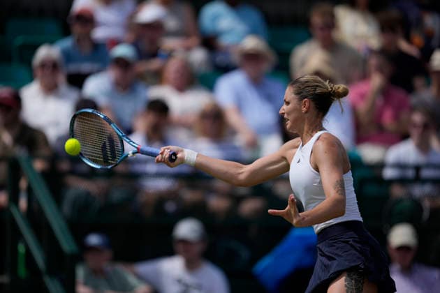 Lexus Nottingham Open - Day Six Karolina Pliskova competes during her semi-final singles match at the 2026 Lexus Nottingham Open Women s tennis tournament at the Nottingham Tennis Centre in Nottingham, England, on June 20, 2026. Nottingham Great Britain United Kingdom  Copyright: xOwenxHammondx originalFilename:hammond-2026lexu260620_npCga.jpg
