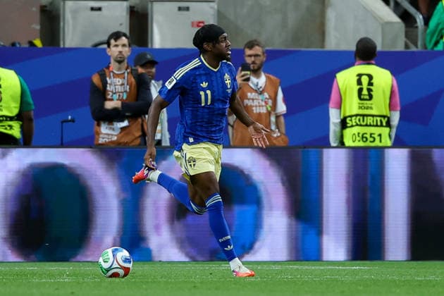 Anthony Elanga (Sweden) celebrates after scoring his team s first goal during the FIFA World Cup, WM, Weltmeisterschaft, Fussball 2026 Group F match between Netherlands and Sweden at Houston Stadium on June 20, 2026 in Houston, United States. (Photo by Torbjorn Tande DeFodi Images) - *** Anthony Elanga of Sweden celebrates after scoring his teams first goal during the 2026 FIFA World Cup Group F match between the Netherlands and Sweden at Houston Stadium on June 20, 2026, in Houston, United States. Photo by Torbjorn Tande, DeFodi Images,detected_source_language