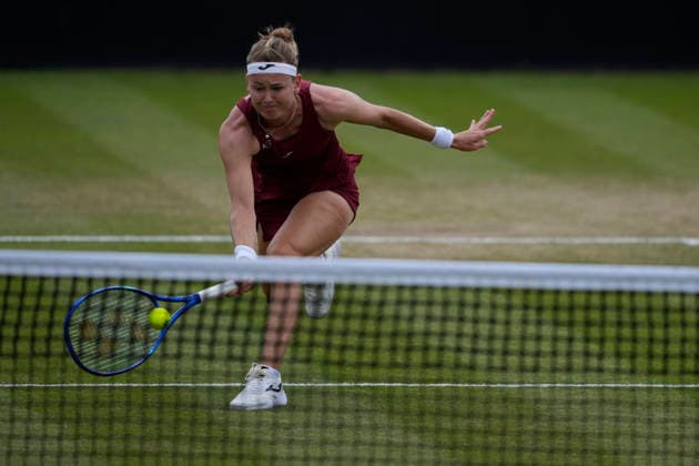 Lexus Nottingham Open - Day Six Marie Bouzkova in action during her semi-final singles match at the 2026 Lexus Nottingham Open Women s tennis tournament at the Nottingham Tennis Centre in Nottingham, England, on June 20, 2026. Nottingham Great Britain United Kingdom  Copyright: xOwenxHammondx originalFilename:hammond-2026lexu260620_npcQy.jpg