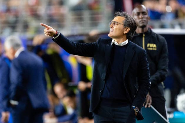 SANTA CLARA, CA - JUNE 19: Head coach Vincenzo Montella of Turkiye points during the FIFA World Cup, WM, Weltmeisterschaft, Fussball 2026 Group D match between Turkiye and Paraguay on June 19, 2026 at San Francisco Bay Area Stadium in Santa Clara, CA. (Photo by Matthew Huang Icon Sportswire) SOCCER: JUN 19 FIFA World Cup 26 Group D - Turkiye vs Paraguay EDITORIAL USE ONLY Icon260619140