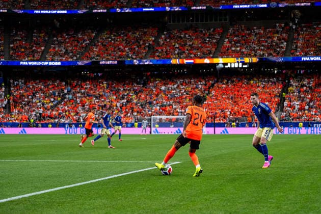 260620 Crysencio Summerville of Netherlands and Gabriel Gudmundsson of Sweden during the FIFA World Cup, WM, Weltmeisterschaft, Fussball 2026 football match between Netherlands and Sweden on June 20, 2026 in Houston. Photo: Ludvig Thunman BILDBYRAN kod LT PA1246 bbeng fotboll football soccer fotball vm fotbolls-vm fotball-vm fotbolls-vm 2026 fifa world cup 2026 sverige sweden sverige a netherlands nederländerna *** June 20, 2026  Copyright: LUDVIGxTHUNMAN BB260620LT066