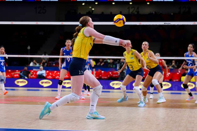 China V Brazil - Volleyball Nations League 2026 Ankara Stage Julia Bergmann ( 17) participates in the FIVB Volleyball Nations League (VNL) match between China and Brazil at the Ankara Arena in Ankara, Turkey, on June 20, 2026. Ankara Turkey  Copyright: xÃ‡aÄülarxOskayx originalFilename:oskay-chinavbr260620_np2LK.jpg