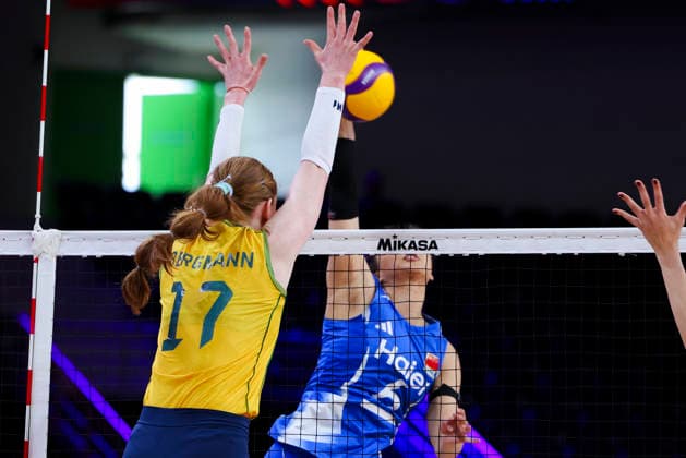 China V Brazil - Volleyball Nations League 2026 Ankara Stage Julia Bergmann ( 17) participates in the FIVB Volleyball Nations League (VNL) match between China and Brazil at the Ankara Arena in Ankara, Turkey, on June 20, 2026. Ankara Turkey  Copyright: xÃ‡aÄülarxOskayx originalFilename:oskay-chinavbr260620_nplbJ.jpg