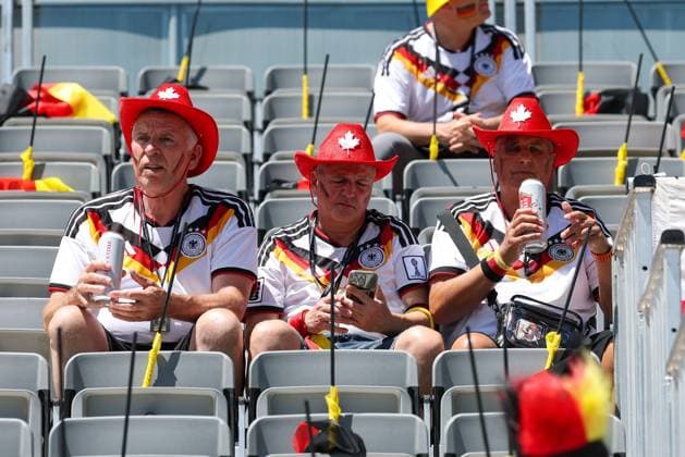 Deutsche Fans, Deutschland vs. Elfenbeinkueste, Fussball, FIFA, Weltmeisterschaft 2026, Gruppenphase, 20.06.2026 Toronto Ontario Kanada *** German fans, Germany vs. Ivory Coast, soccer, FIFA, 2026 World Cup, group stage, June 20, 2026, Toronto, Ontario, Canada,detected_source_language Copyright: xkolbert-press ChristianxKolbertx
