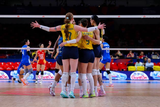 China V Brazil - Volleyball Nations League 2026 Ankara Stage The Brazil team competes during the FIVB Volleyball Nations League (VNL) match between China and Brazil at the Ankara Arena in Ankara, Turkey, on June 20, 2026. Ankara Turkey  Copyright: xÃ‡aÄülarxOskayx originalFilename:oskay-chinavbr260620_npxIV.jpg