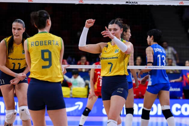 China V Brazil - Volleyball Nations League 2026 Ankara Stage Rosamaria Montibeller 7 participates in the FIVB Volleyball Nations League (VNL) match between China and Brazil at the Ankara Arena in Ankara, Turkey, on June 20, 2026. Ankara Turkey  Copyright: xÃ‡aÄülarxOskayx originalFilename:oskay-chinavbr260620_np3wK.jpg