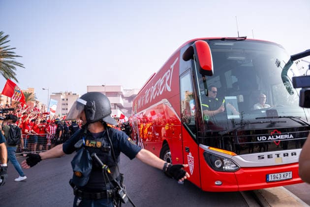 Almeria, Spain - June 20th: Almeria bus arrives to the stadium before the promotion play-off final of La Liga Hypermotion (Segunda Division) match between Almeria and Malaga at UD Almería Stadium on June 20th, 2026 in Almeria, Spain.  Copyright: xAndresxLopezxSheridanxx xSPPx Sportspressphoto_SPR171751
