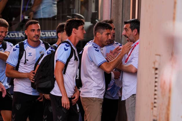 June 20, 2026, Almeria, Almeria, SPAIN: Juan Funes, head coach of Malaga CF, protests before the Liga Hypermotion, second leg of the Playoff for LaLiga EA Sports promotion, football match played between UD Almeria and Malaga CF at UD Almeria stadium on June 20, 2026, in Almeria, Spain. Almeria SPAIN - ZUMAa181 20260620_zaa_a181_032 Copyright: xJoaquinxCorcherox