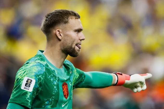 HOUSTON - Netherlands goalkeeper Bart Verbruggen during the FIFA 2026 Group F match between the Netherlands and Sweden at Houston Stadium on June 20, 2026, in Houston, United States. KOEN VAN WEEL ANP FIFA World Cup, WM, Weltmeisterschaft, Fussball 2026 group stage 2026 xVIxANPxSportx xxANPxIVx 561530484 originalFilename: 561530484.jpg